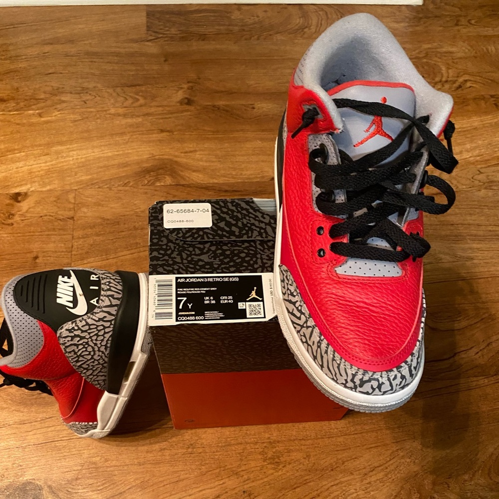 Air Jordan multi color size 7